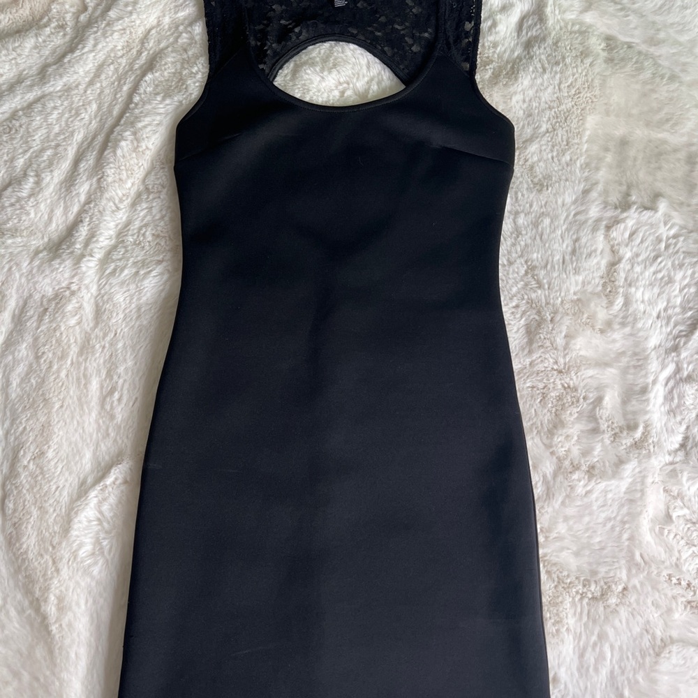 Elegant Black Sleeveless Dress